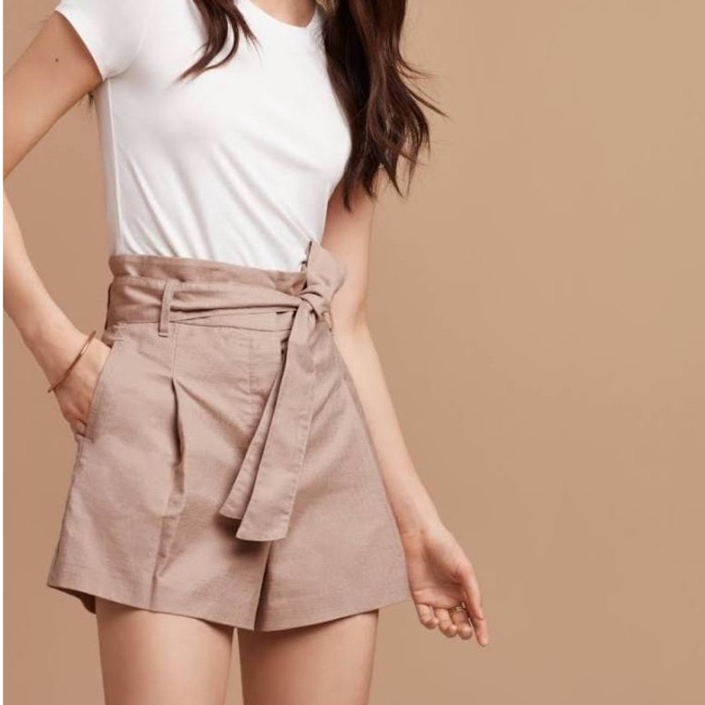 Wilfred High-Waist Tie-Belt Shorts in Light Taupe